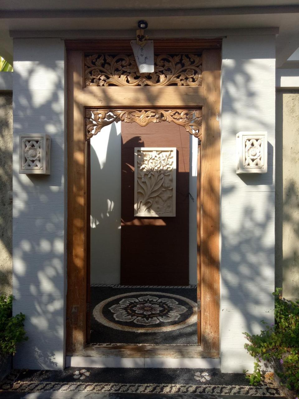 The Surya Kuta Villa Экстерьер фото